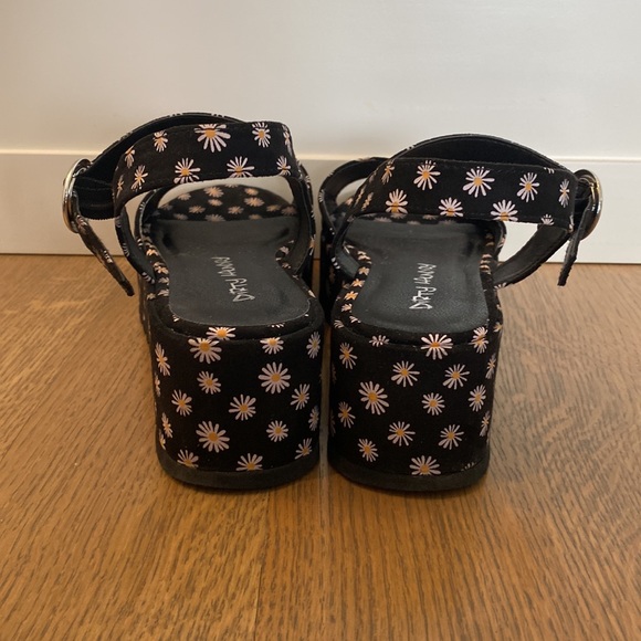 Dirty Laundry Daisy Heels - Picture 3 of 6